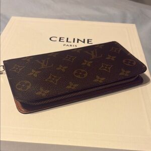 Louis Vuitton Monogram Zipper Wallet - COA included!